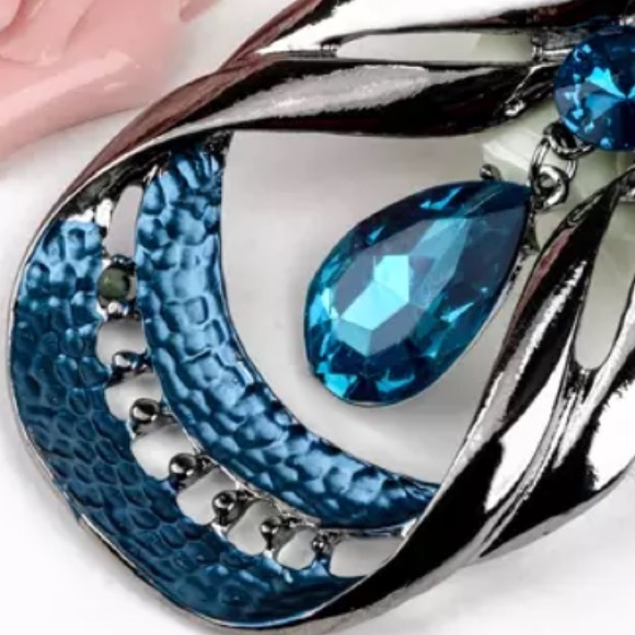 Blue, Green Statement Necklace & Earrings Set - Picture 7 of 8